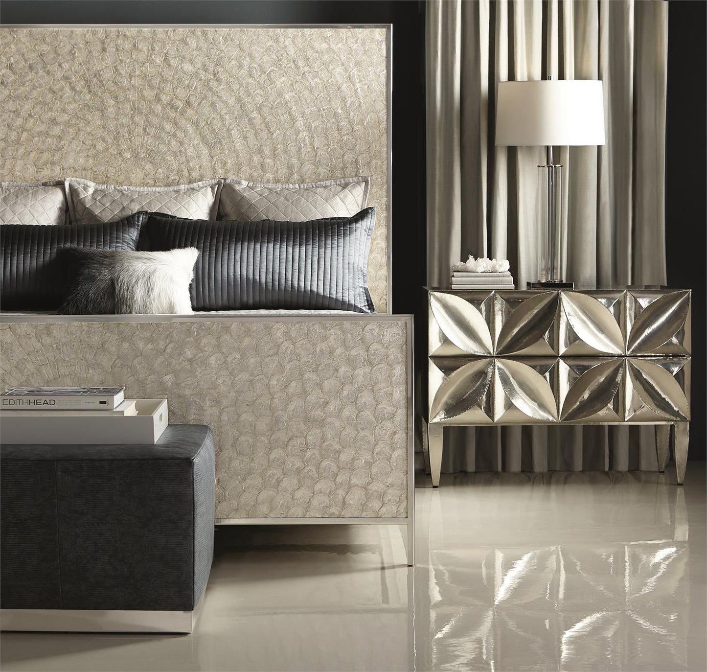 HELIOS PANEL BED