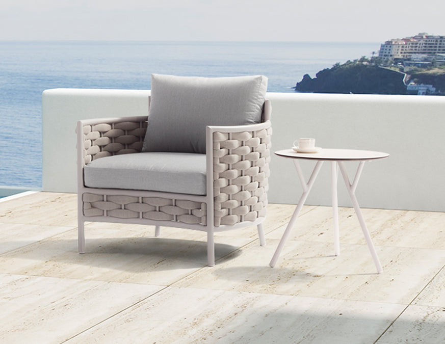 LOOP ARMCHAIR