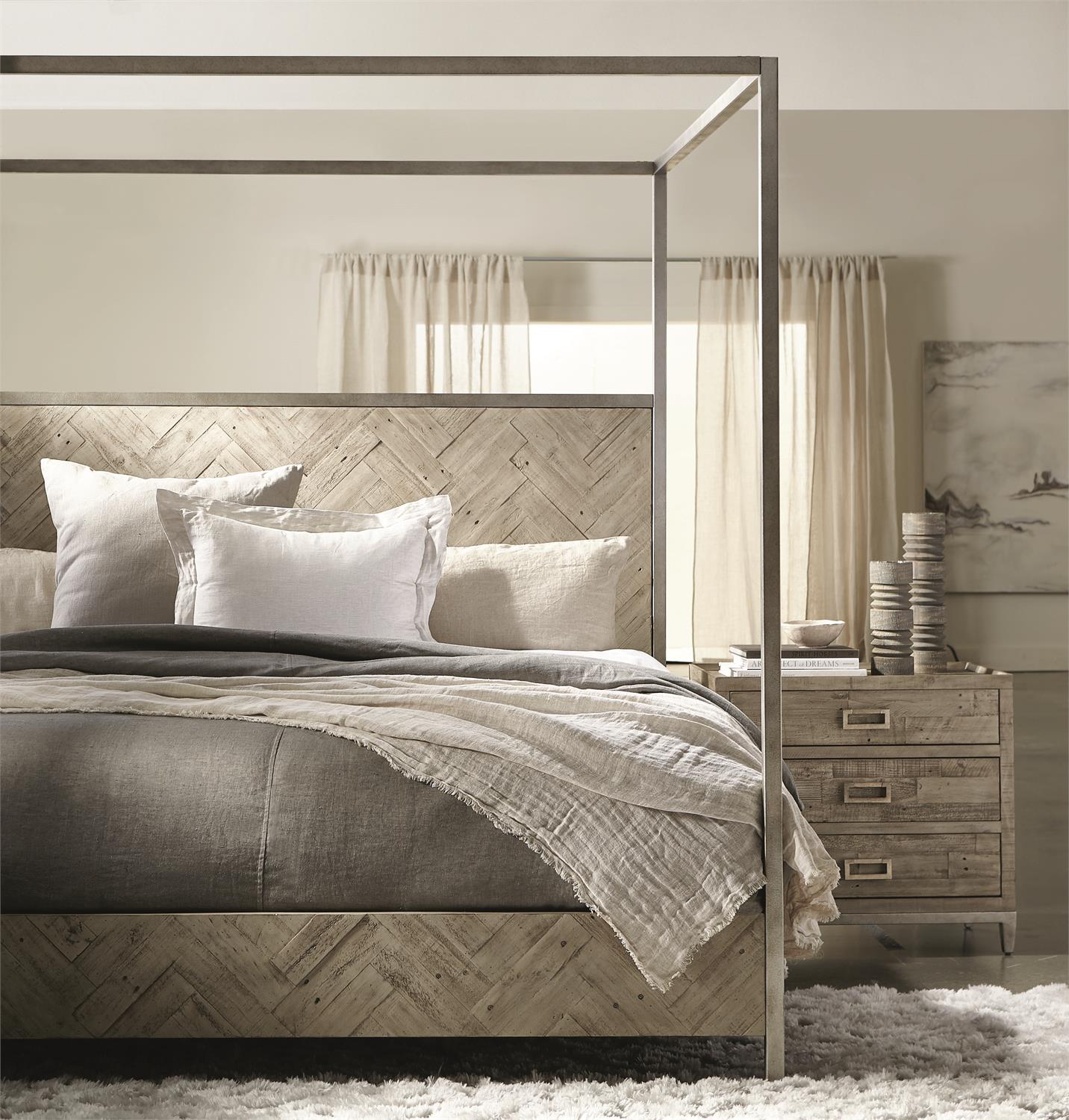 MILO CANOPY BED
